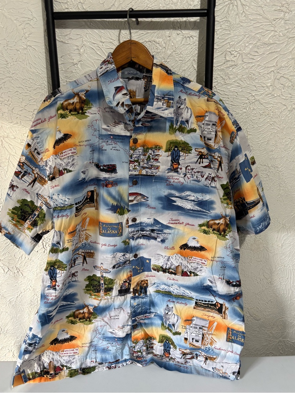 High Sea Trading Co. Alaska Themed Print Button-Up Shirt - Mens XL Great Cond